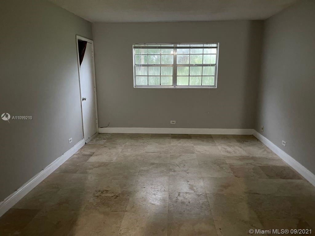 8101 Sw 72 Av - Photo 2