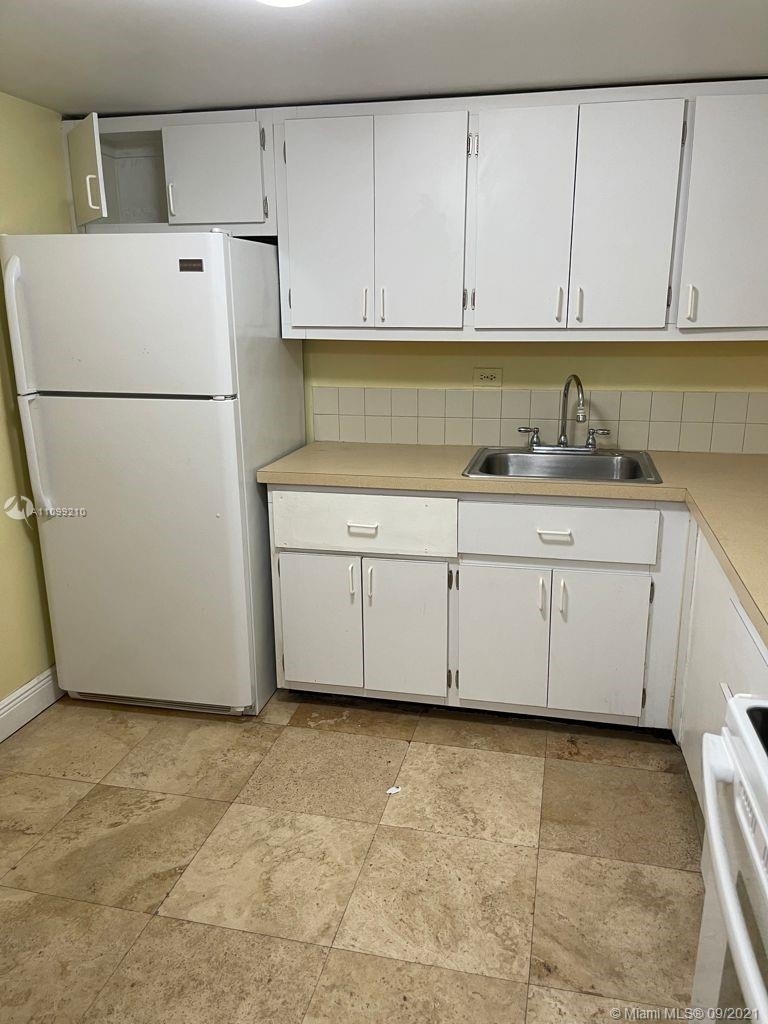 8101 Sw 72 Av - Photo 4