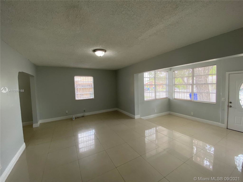 260 Nw 50th St - Photo 5
