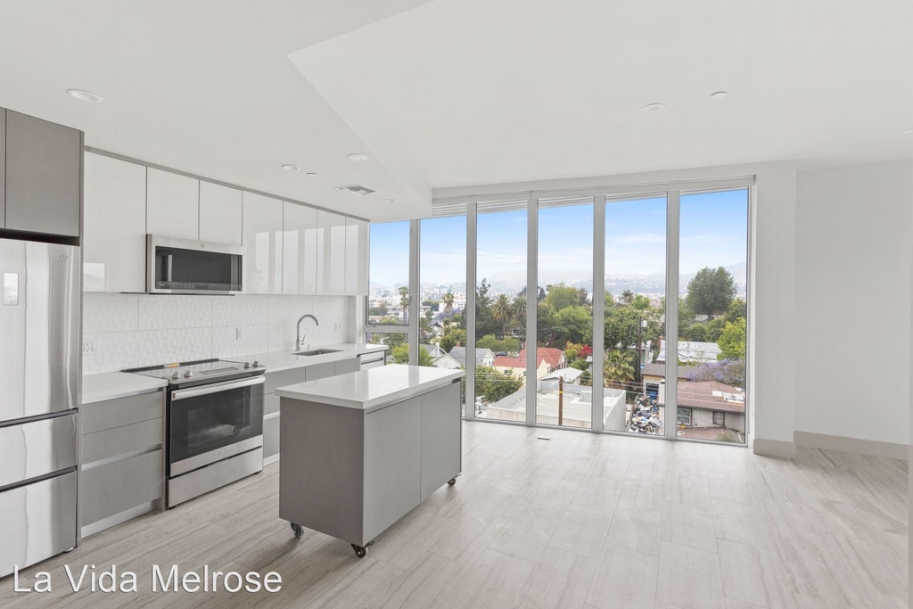 4864 Melrose Avenue - Photo 3