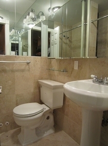 3 beds 1.5 bath Flat - Photo 3