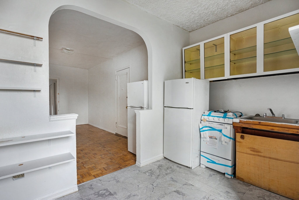 325 East 89th Street - Photo 3