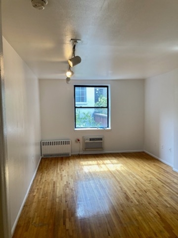 220 West 14th Street - Photo 0