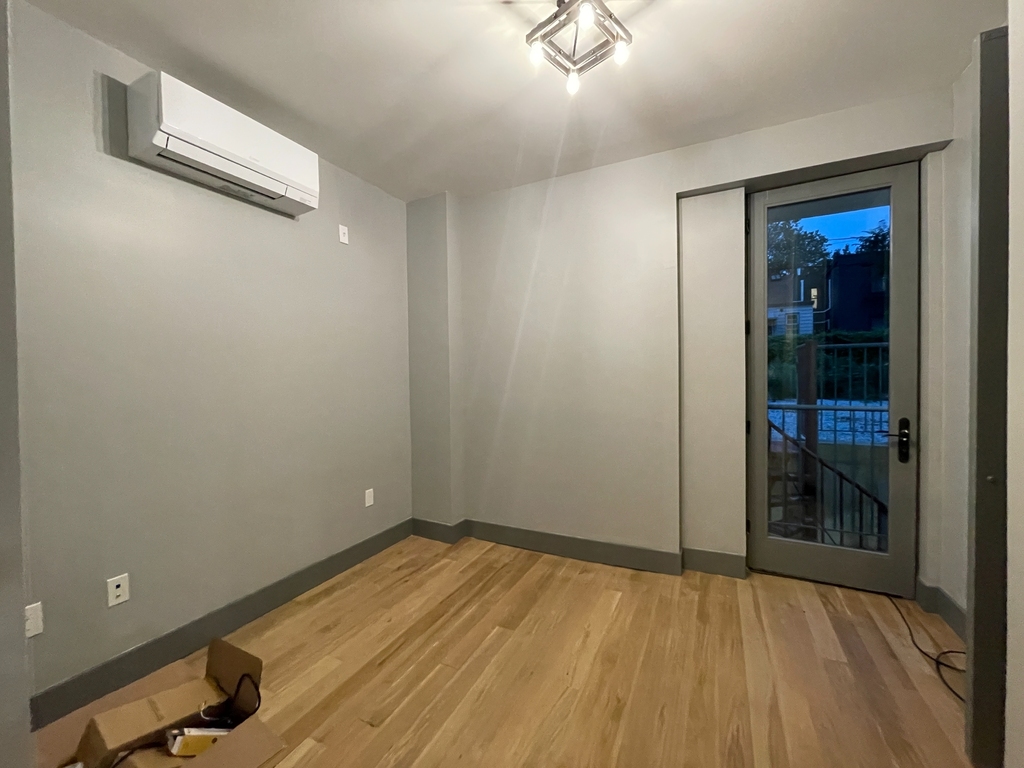 553 Grand Street - Photo 4