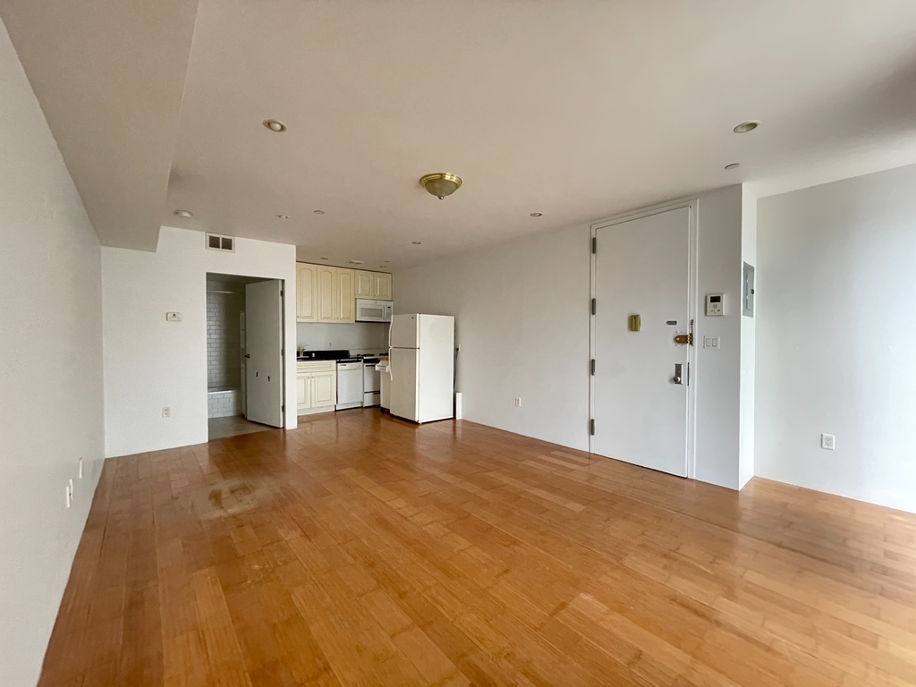 123 Kingsland Avenue - Photo 2