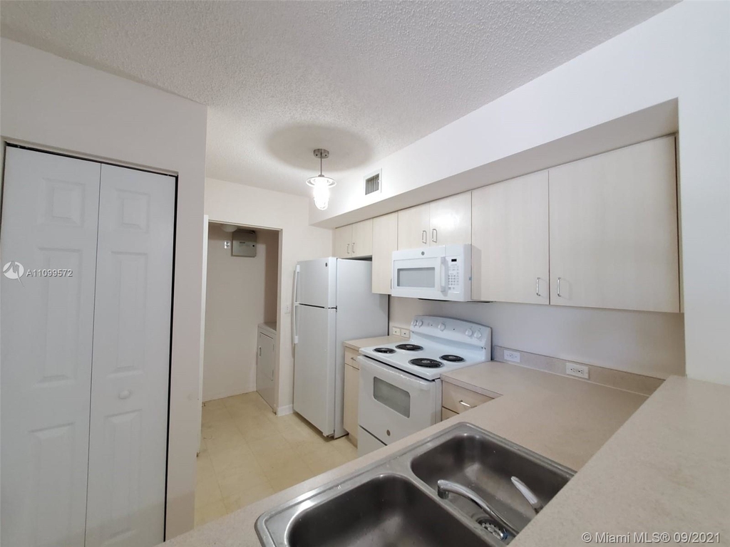 520 Sw 111th Ave - Photo 5