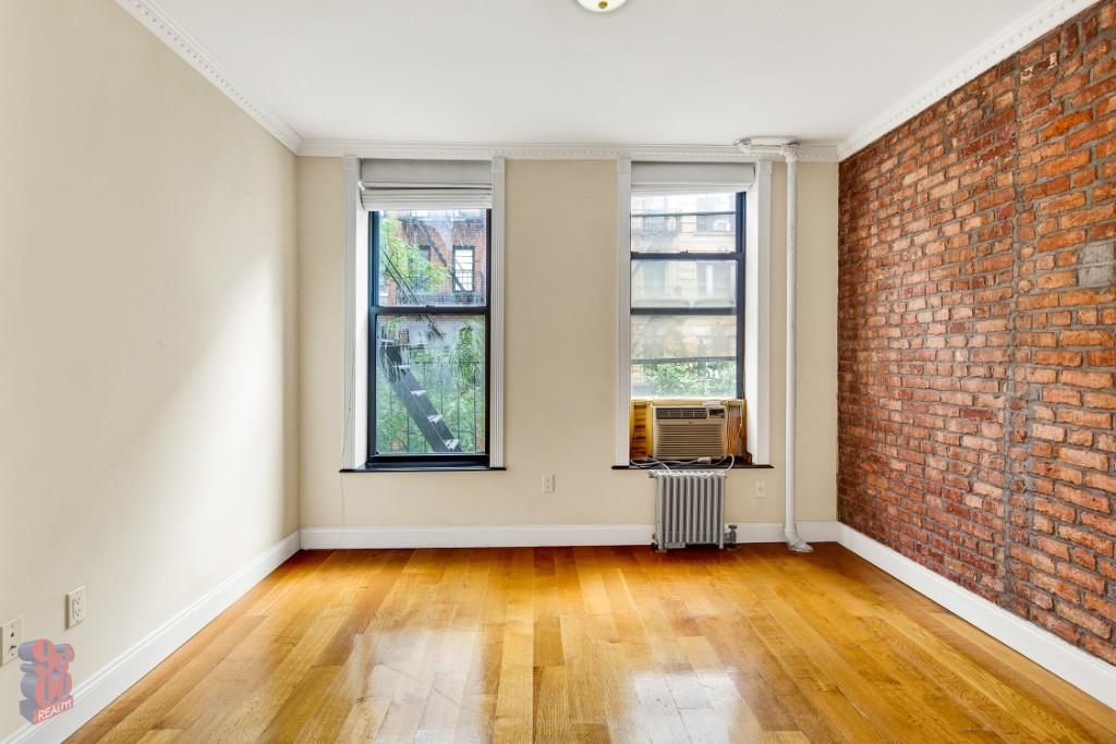 277 East 10th Street - Photo 5