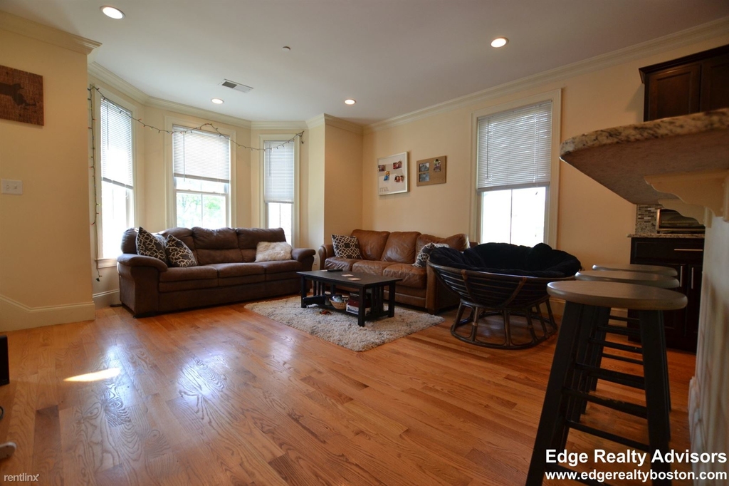 16 Sparhawk St - Photo 1