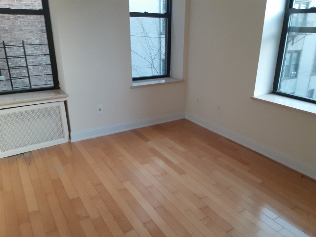 745 St Nicholas Avenue - Photo 3