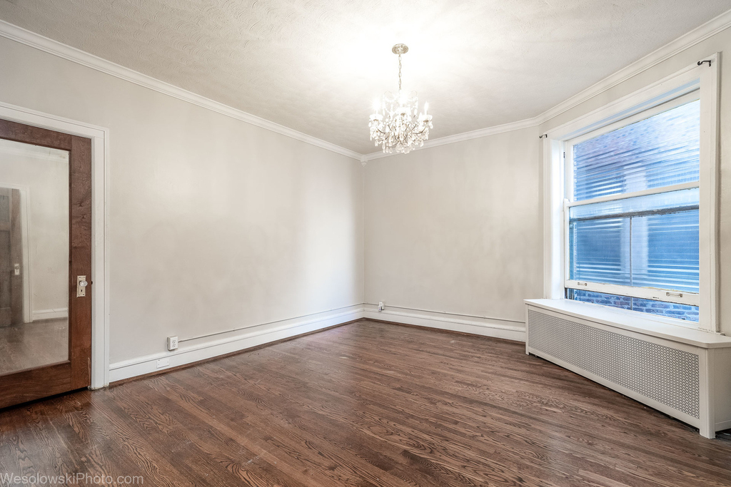 1130 East Hyde Park Boulevard - Photo 10