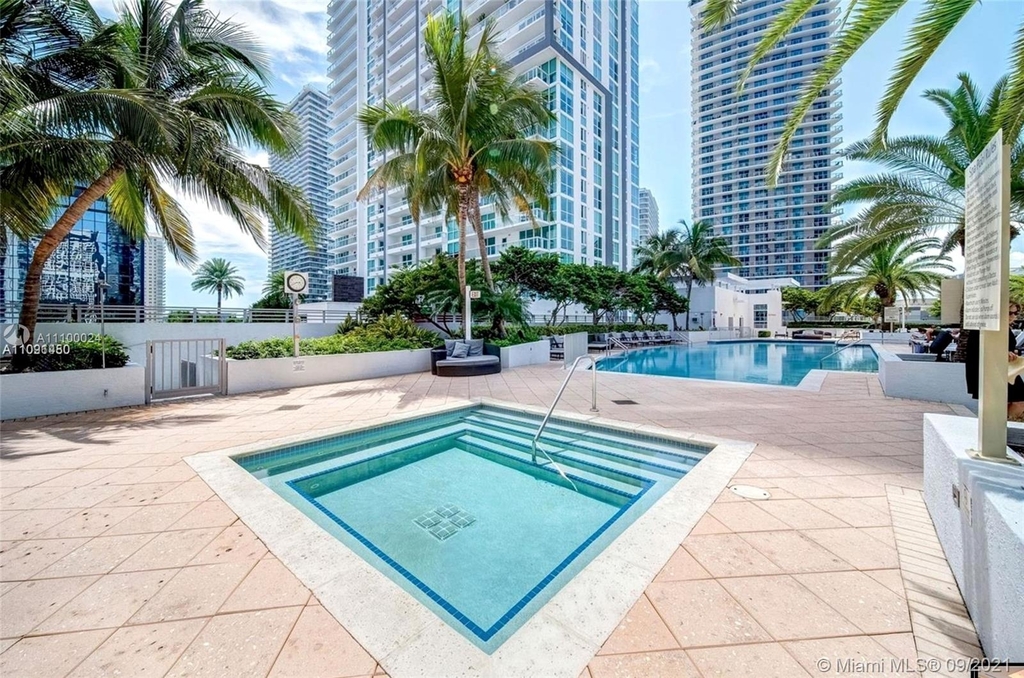 1060 Brickell Ave - Photo 9