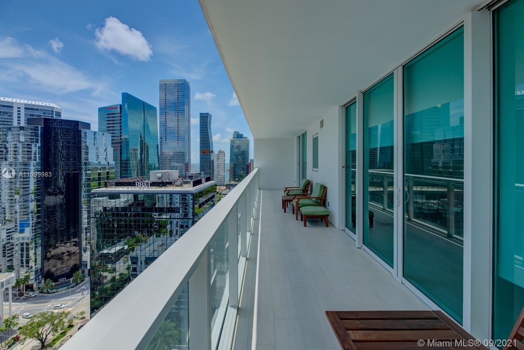 1080 Brickell Ave - Photo 8