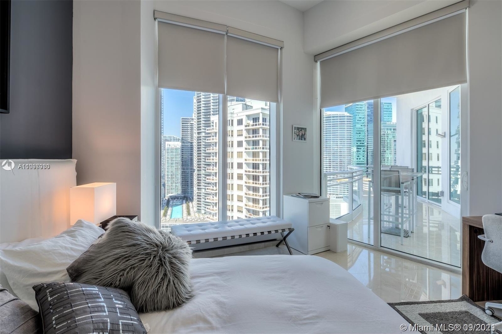 900 Brickell Key Blvd - Photo 21