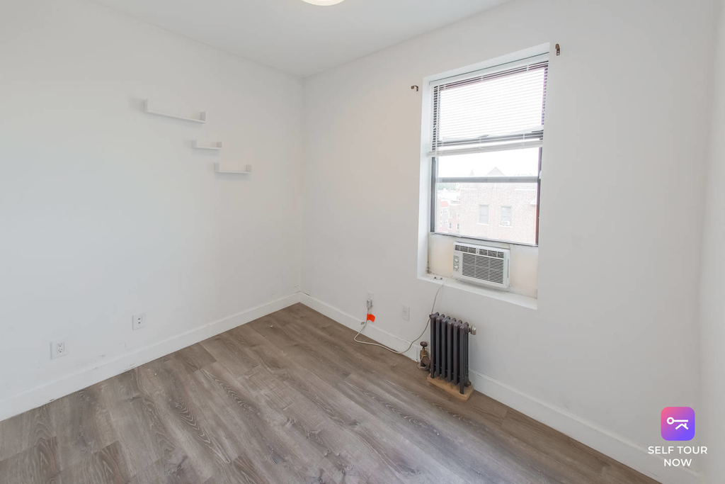 34-04 34th Avenue - Photo 2