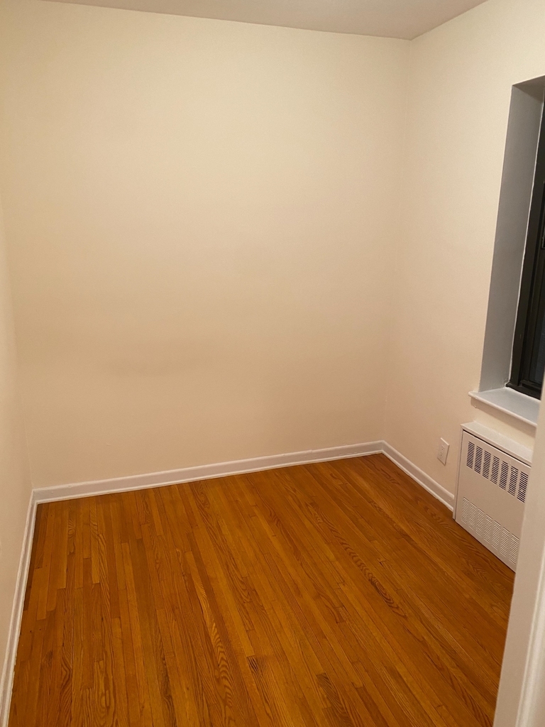 410 East 82nd Street - Photo 5