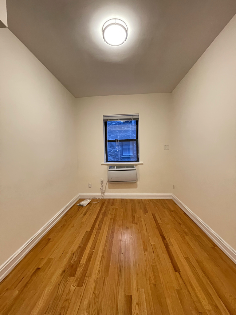 235 East 46th Street - Photo 8