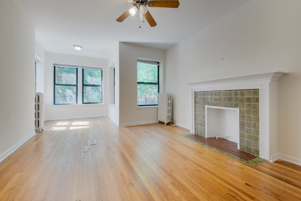 5433 South University Avenue - Photo 1