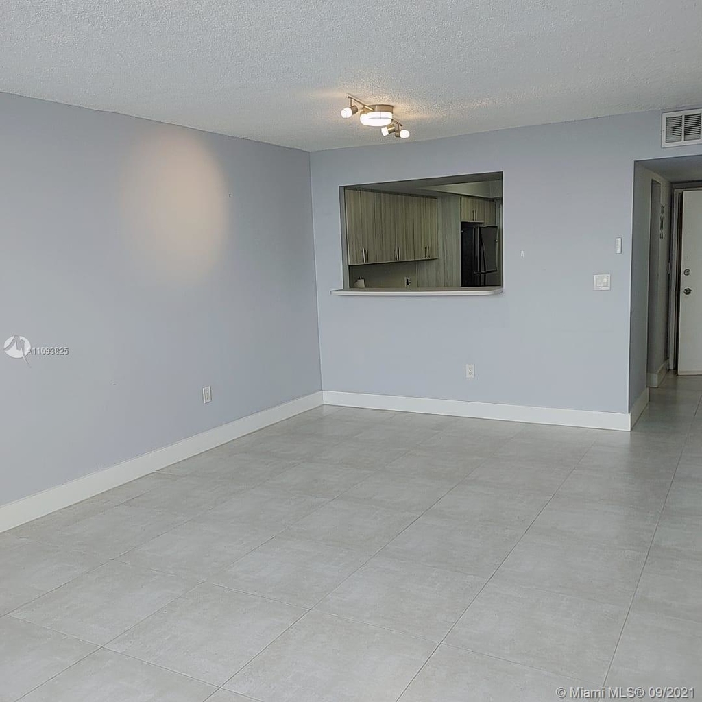 1301 Ne Miami Gardens Dr - Photo 2