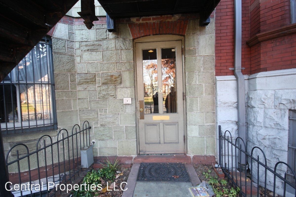 6 Logan Circle Apt 2 - Photo 2