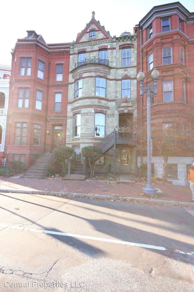 6 Logan Circle Apt 2 - Photo 1