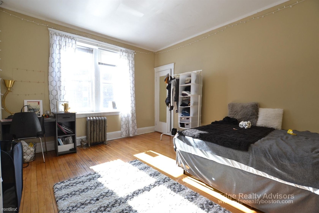 62 Egmont St Apt 4 - Photo 3