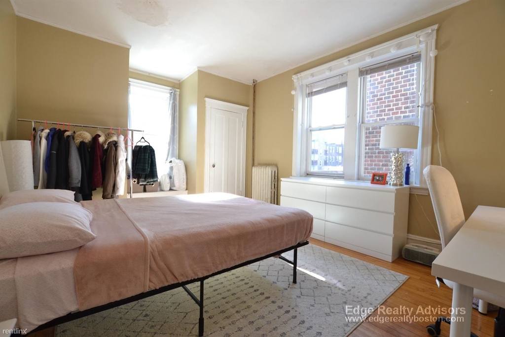 62 Egmont St Apt 4 - Photo 8