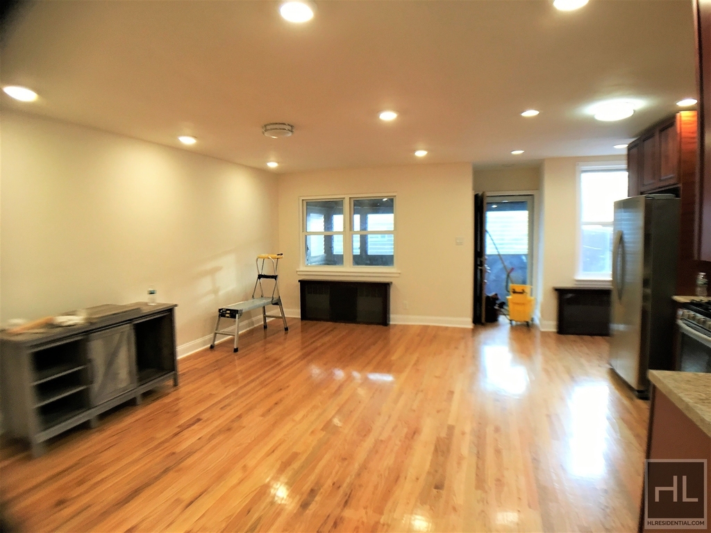 647 East 85 Street - Photo 4