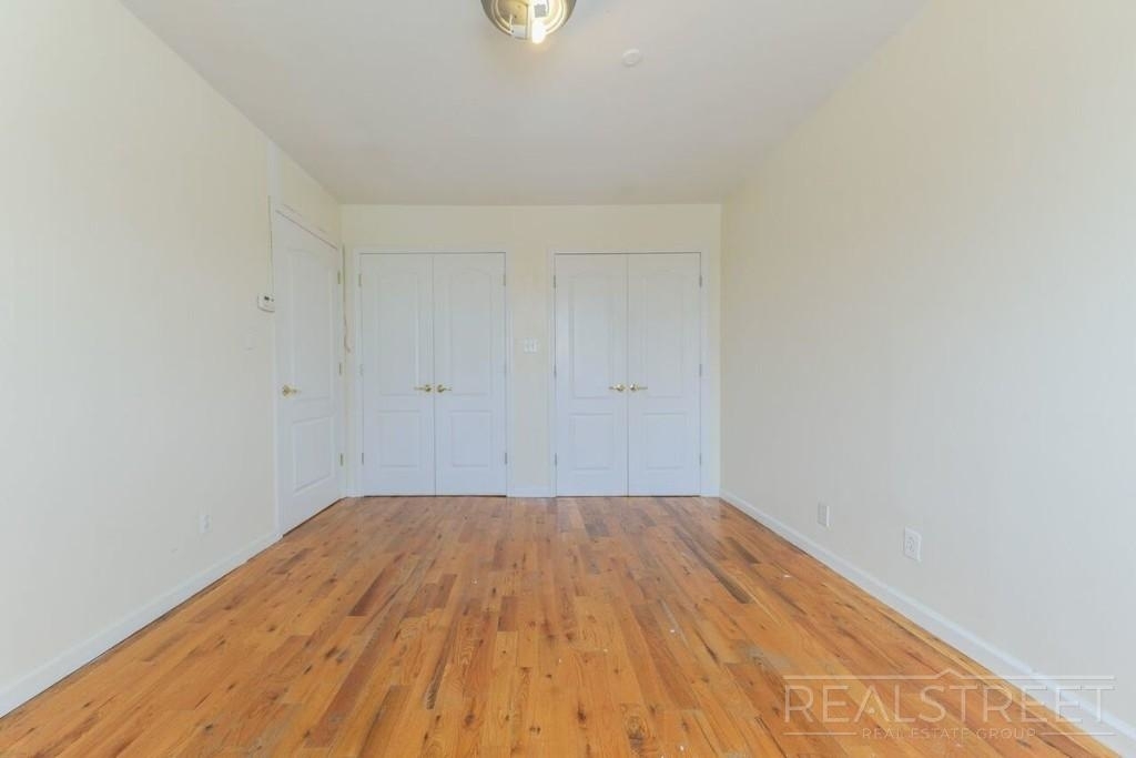 567 Warren Street - Photo 2