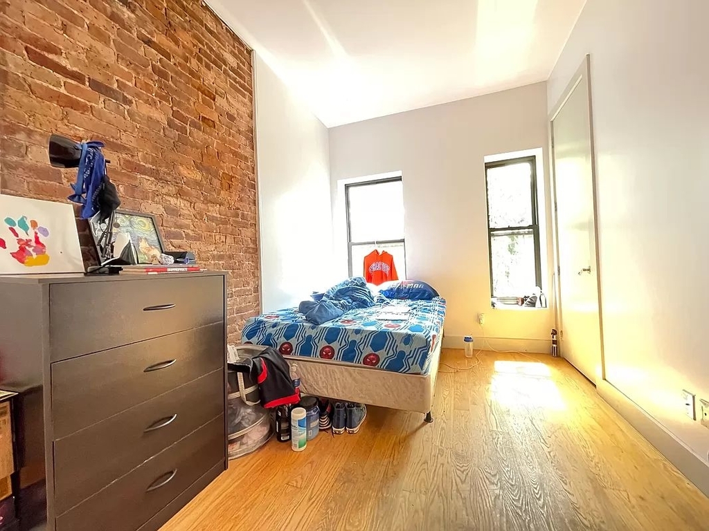 892 Myrtle Avenue - Photo 9