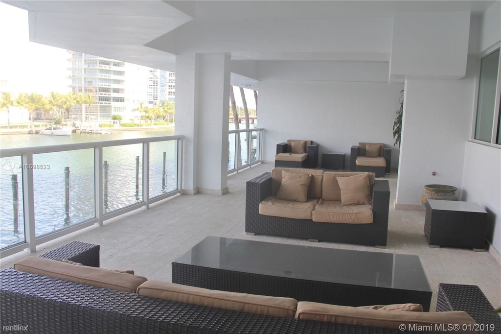 5900 Collins Ave - Photo 14