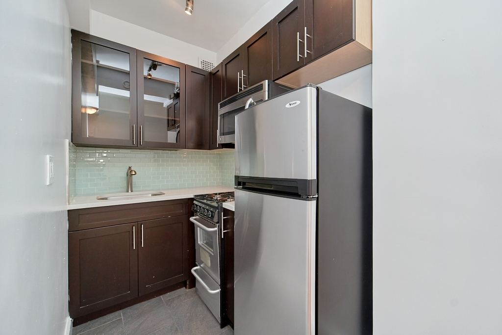 600 West 111th Street - Photo 4