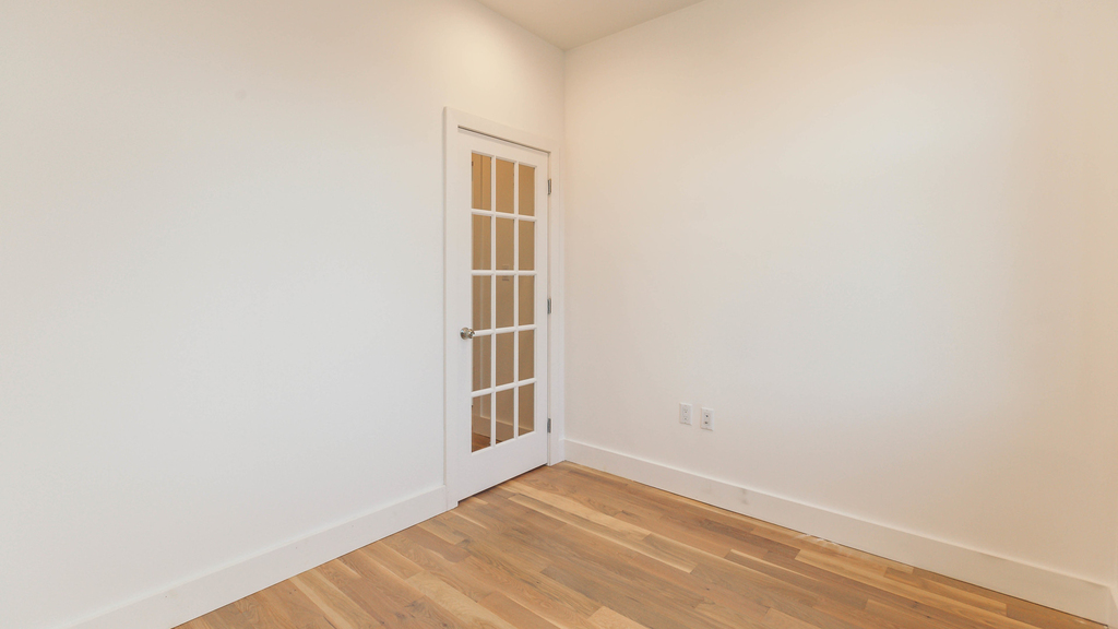 818 Lexington Avenue - Photo 3