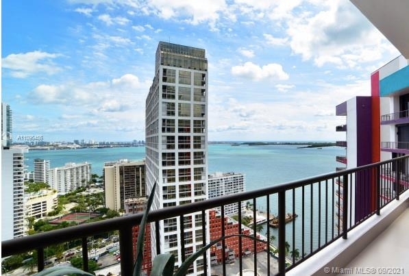 1581 Brickell Ave - Photo 5