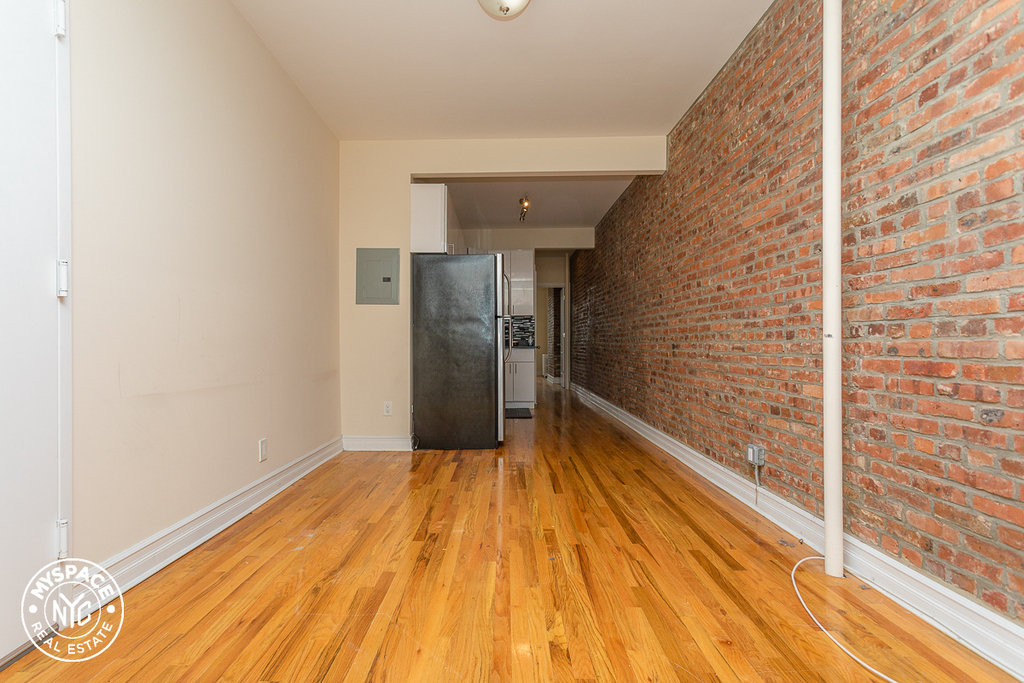 657 Knickerbocker Avenue - Photo 5