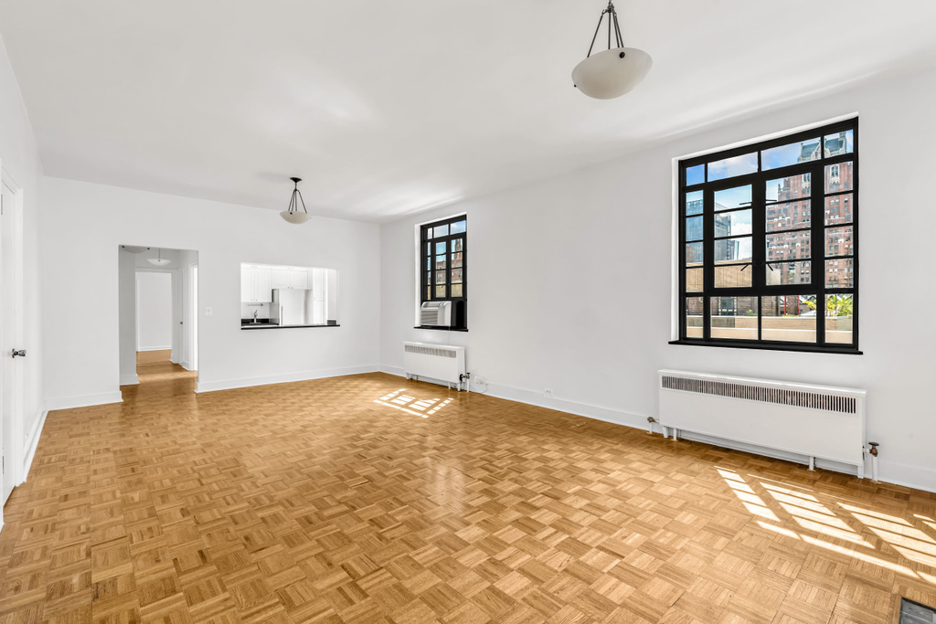 310 East 44th Street - Photo 5