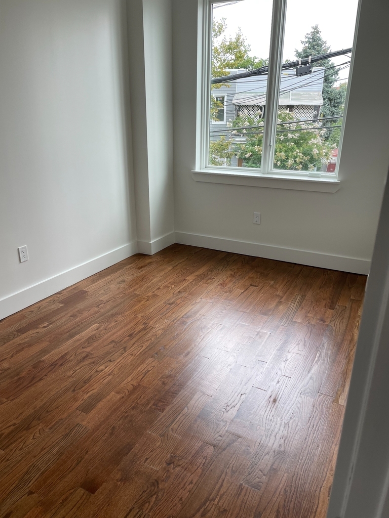 379 Dewitt Avenue - Photo 5