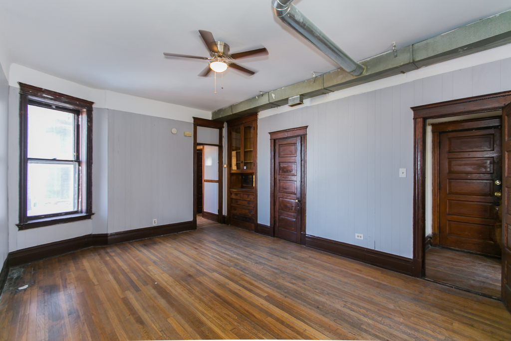 4157 South Western Avenue - Photo 3