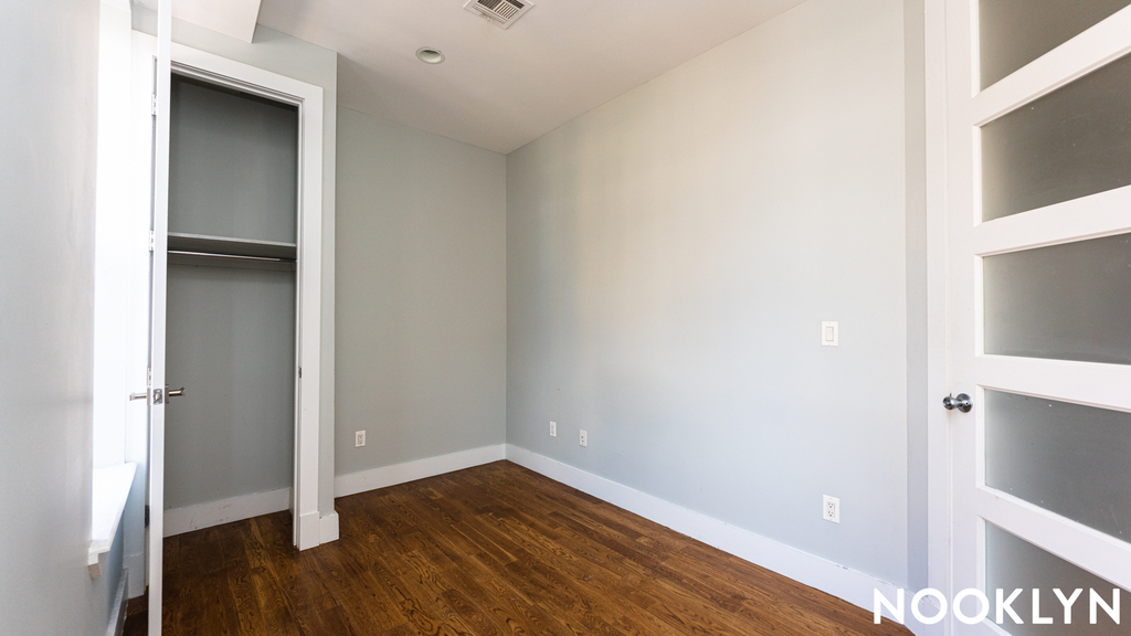 89 Ralph Avenue - Photo 5