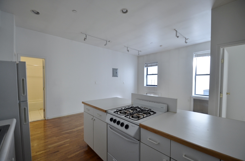 502 West 148th Street - Photo 8