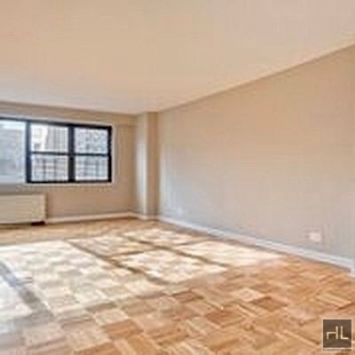 East 86th Street - Photo 1