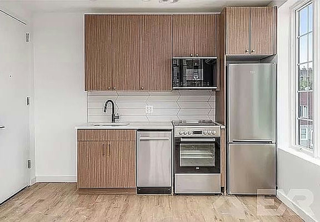 1691 Carroll Street - Photo 0