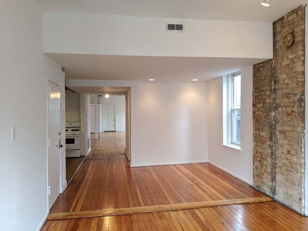 722 West 18th Street - Photo 1