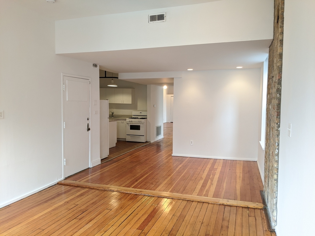 722 West 18th Street - Photo 2