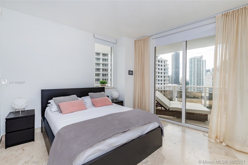 901 Brickell Key Blvd - Photo 12