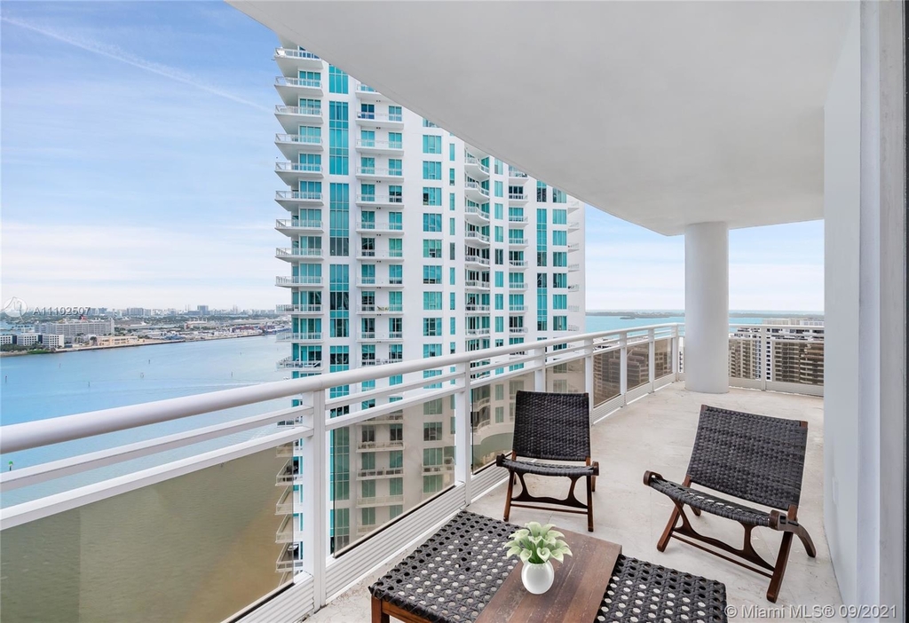 901 Brickell Key Blvd - Photo 16