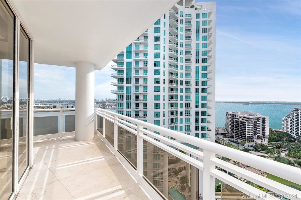 901 Brickell Key Blvd - Photo 17