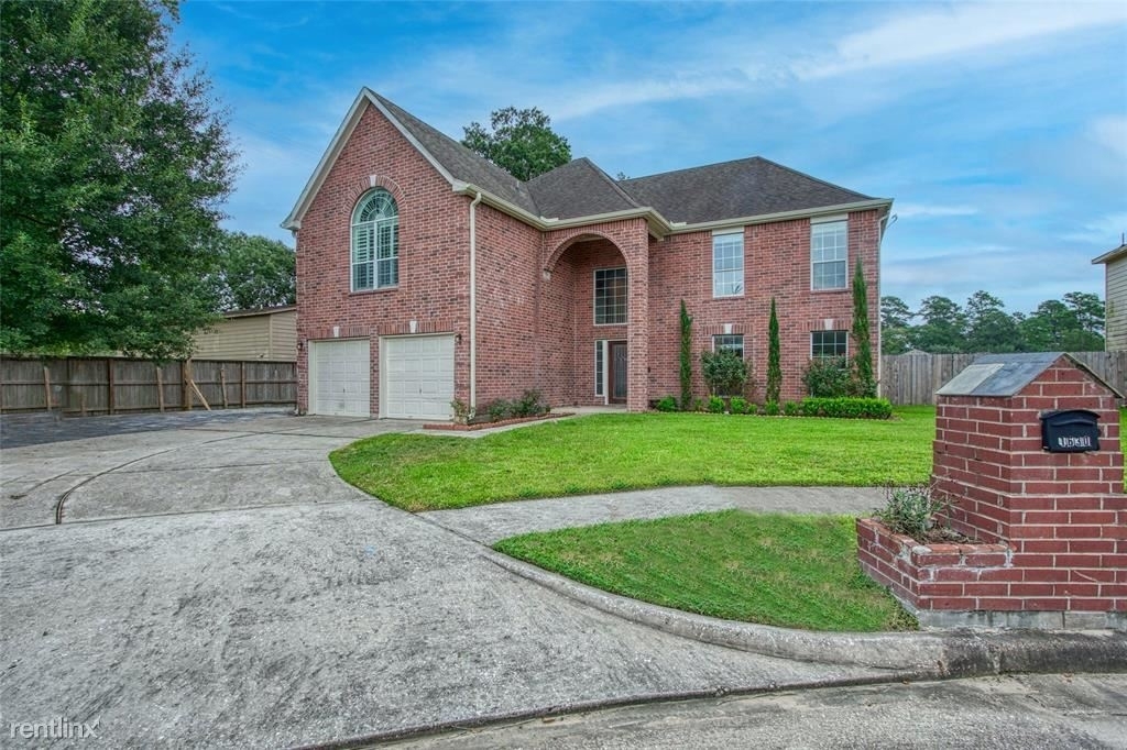 1631 Trail Oaks Court - Photo 1