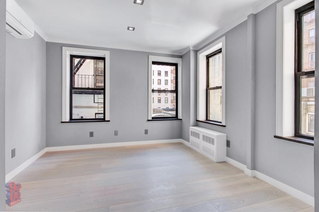 213 East 26th Street - Photo 2