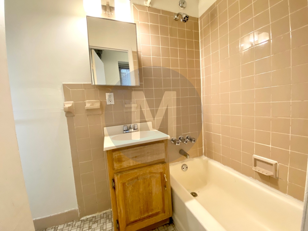 155 East 99th Street - Photo 4