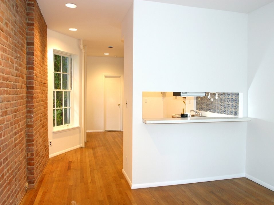 345 East 85th Street - Photo 1